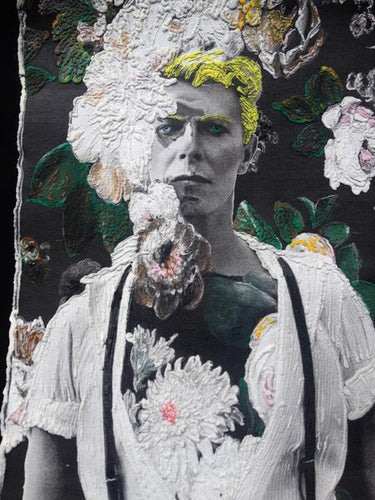 DAVID BOWIE Portrait  Art to Wear T-shirt  on Flowers background PAINTED 3d - QuorArtisticTshirts