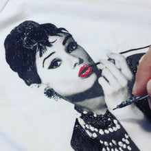 AUDREY HEPBURN  PAINTED On Relief  Breakfast at Tiffay's T-shirt - QuorArtisticTshirts