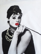 AUDREY HEPBURN  PAINTED On Relief  Breakfast at Tiffay's T-shirt - QuorArtisticTshirts