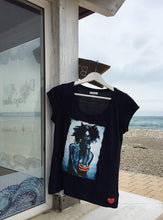 BLACK QUEEN T-shirt in Blue  PAINTED 3d - Curly hair tshirt - QuorArtisticTshirts