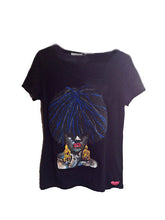 BLACK IS ART Tshirt Black natural kinky Hair  QUEEN T-shirt - QuorArtisticTshirts