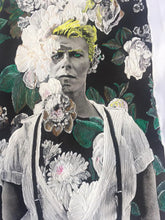 DAVID BOWIE Portrait  Art to Wear T-shirt  on Flowers background PAINTED 3d - QuorArtisticTshirts