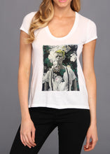 DAVID BOWIE Portrait  Art to Wear T-shirt  on Flowers background PAINTED 3d - QuorArtisticTshirts