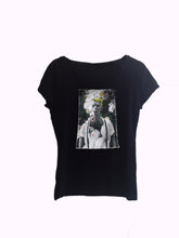 DAVID BOWIE Portrait  Art to Wear T-shirt  on Flowers background PAINTED 3d - QuorArtisticTshirts