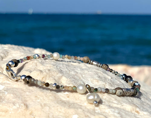 Labradorite Beaded Bracelet-  Dainty Bracelet - Positive vibes Bracelet - Earthy Energy Subtle Elegance jewel - QuorArtisticTshirts