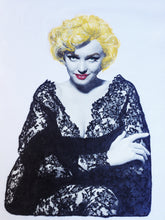 Marilyn Monroe T-shirt  Sexy Icon - QuorArtisticTshirts