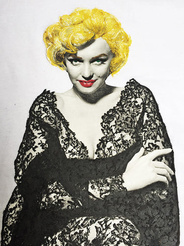 Marilyn Monroe T-shirt  Sexy Icon - QuorArtisticTshirts