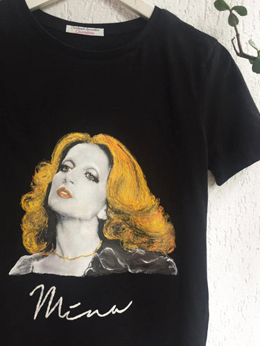 Original Mina t-shirt with textured hand-painted design – exclusive art to wear