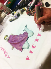 Twiggy Artistic  T-shirt – Icon of Swinging London painted on Tee - QuorArtisticTshirts