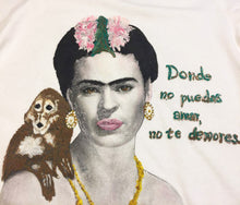 Frida Kahlo  T-shirt  Frida with Monkey Artistic   Tshirt - Quortshirts