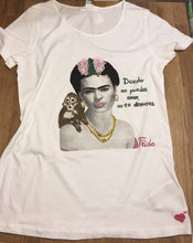 Frida Kahlo  T-shirt  Frida with Monkey Artistic   Tshirt - Quortshirts